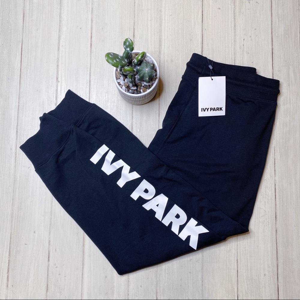 NWT! IVY PARK Sweatpants size Medium
